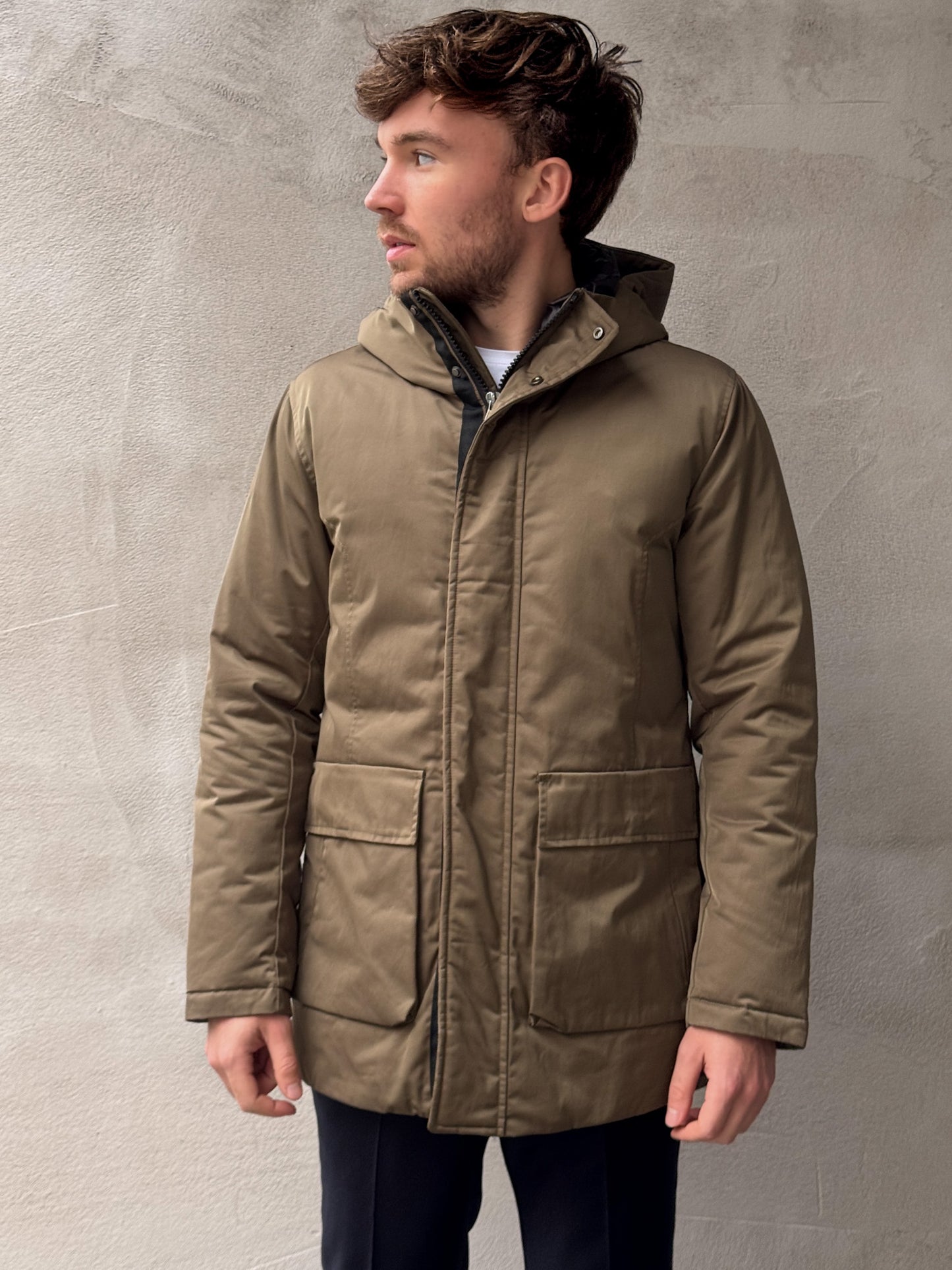 Daunenjacke - Italienische Winterjacke in Oliv mit seidenglänzender Optik
