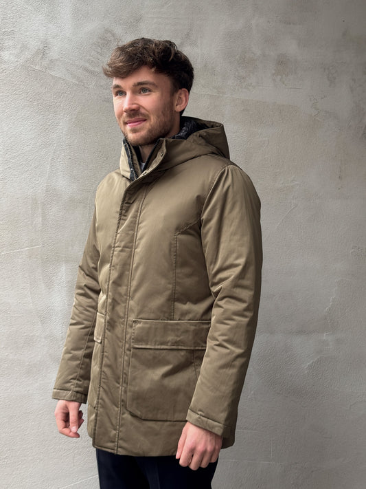 Daunenjacke - Italienische Winterjacke in Oliv mit seidenglänzender Optik