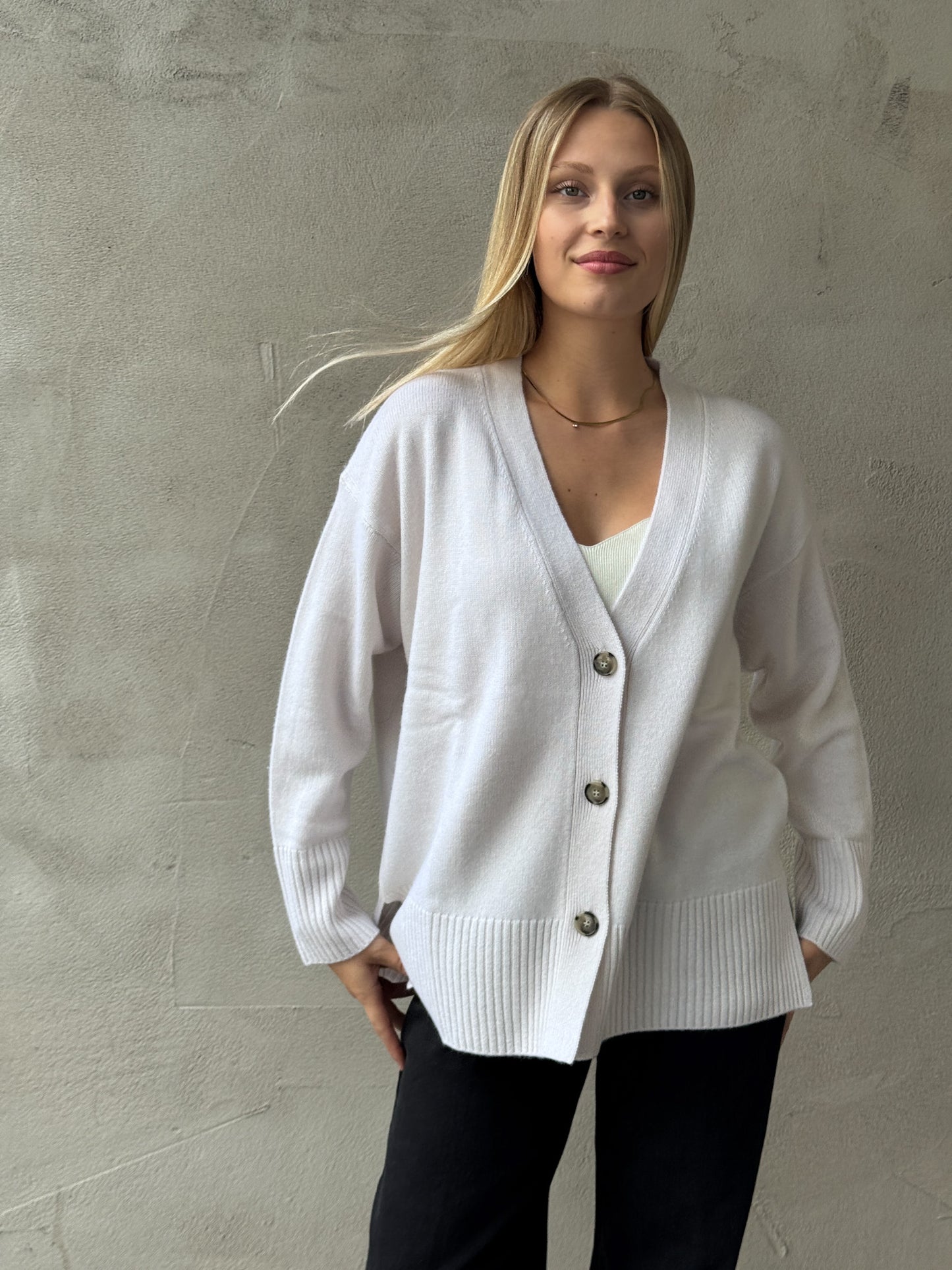 Oversize Cardigan in Creme mit Cashmere-Anteil