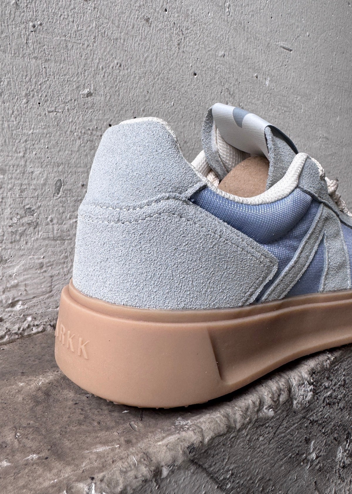 Sneaker UNCOVER DUSTY BLUE GUM