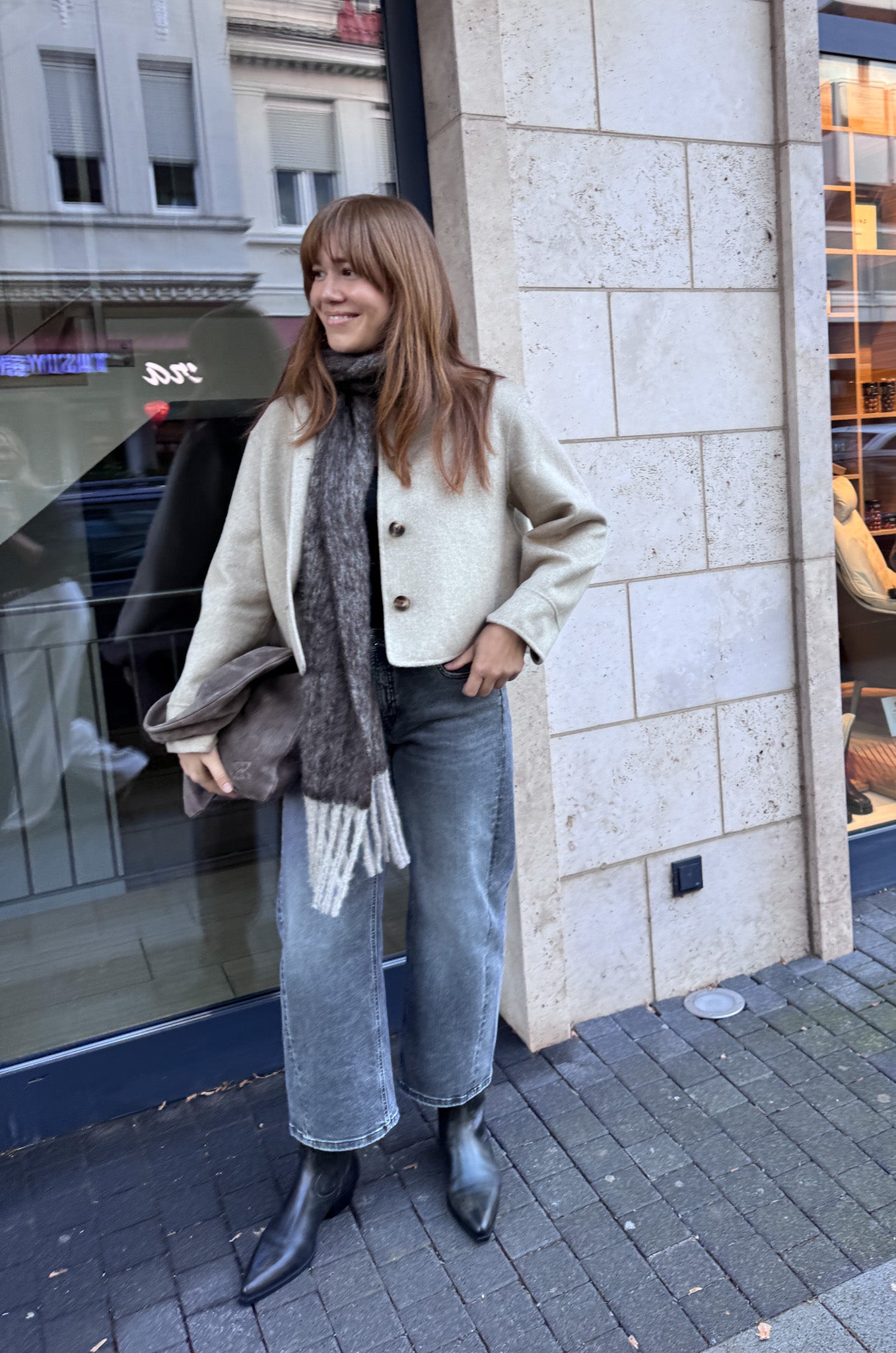 Oria Jeans – O-Shape Cropped