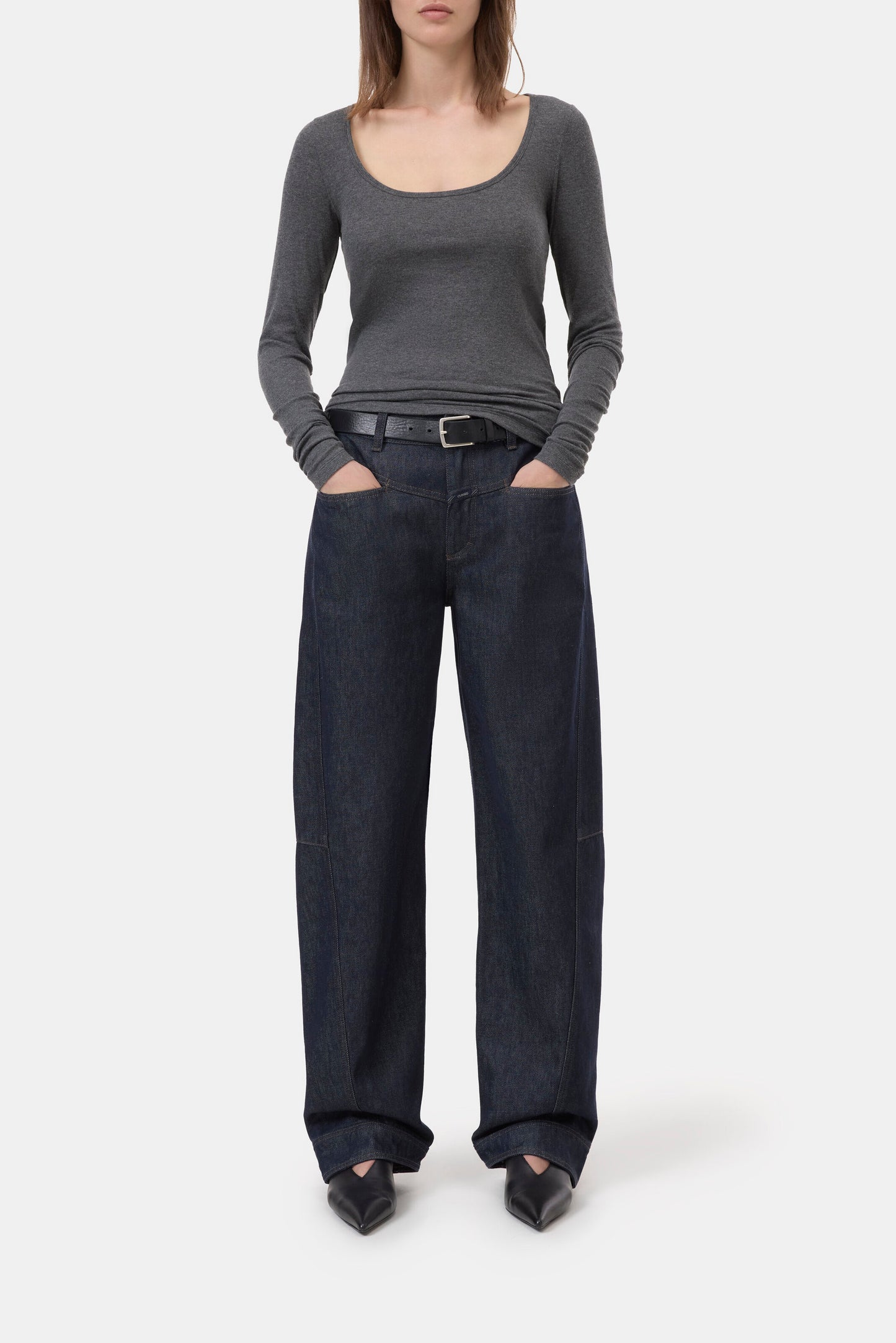 CLOSED LOngsleeve RIPPED