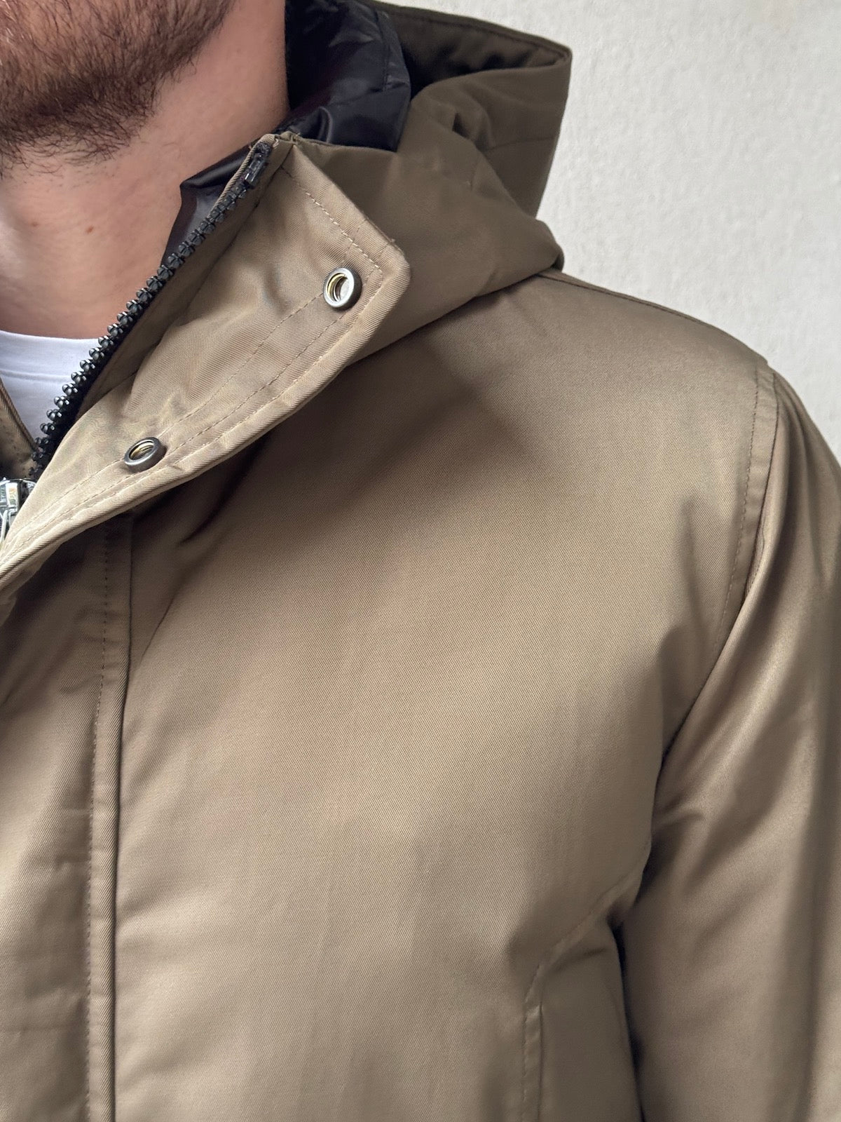 Daunenjacke - Italienische Winterjacke in Oliv mit seidenglänzender Optik