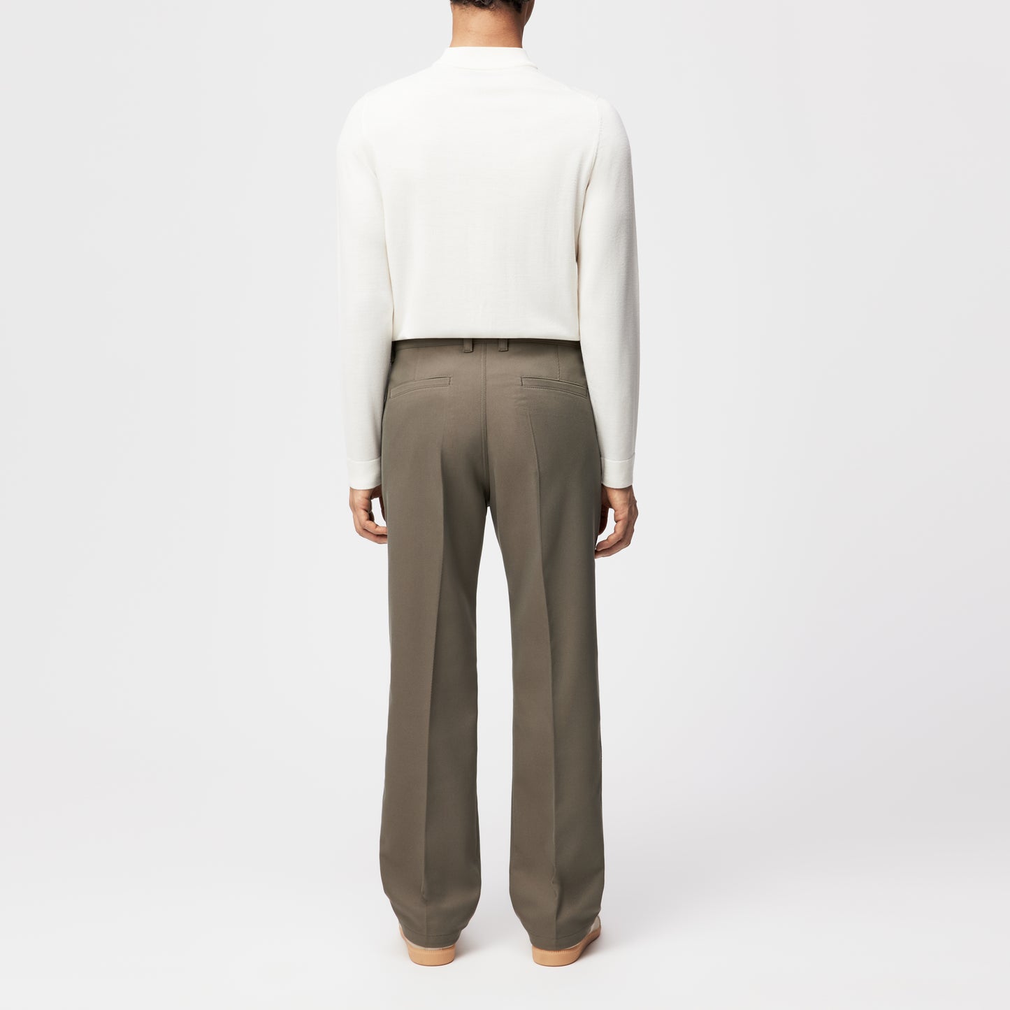 TAVIC – Moderne Chino mit sportiven Details und geradem Beinverlauf.