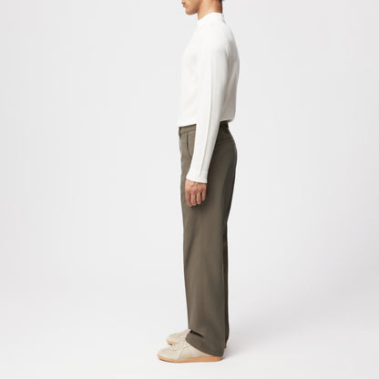 TAVIC – Moderne Chino mit sportiven Details und geradem Beinverlauf.