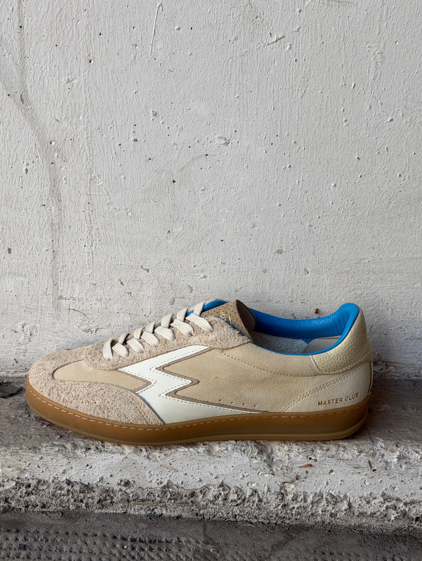 Sneaker Club suede
