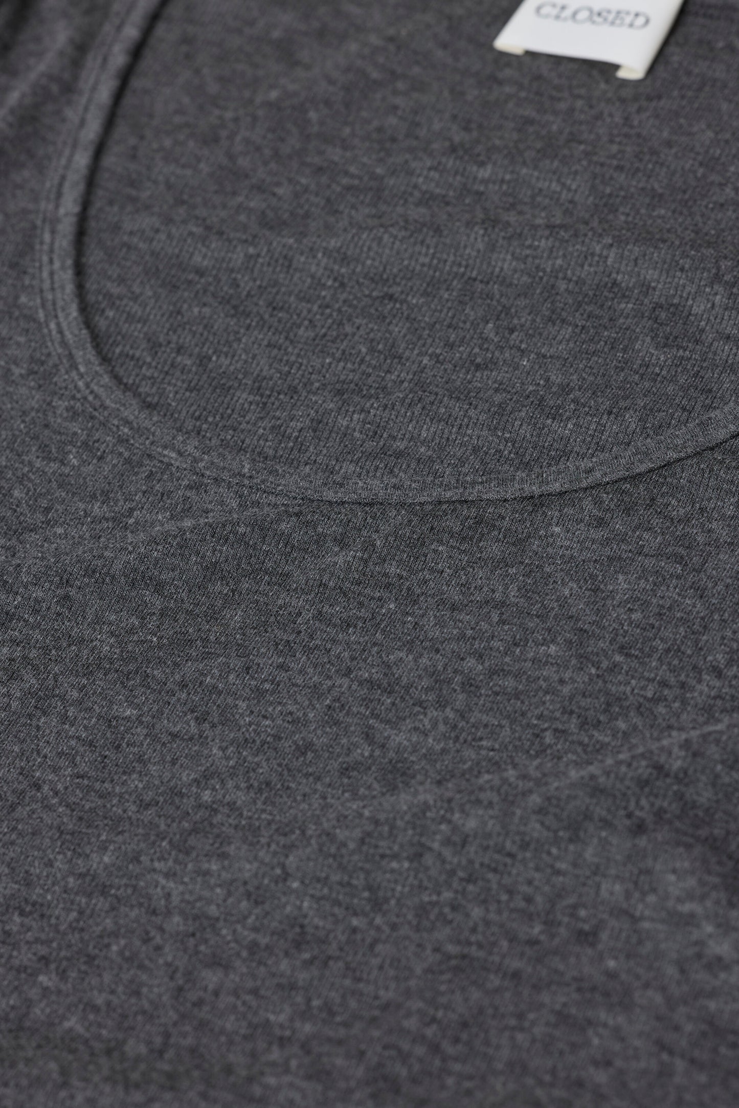 CLOSED LOngsleeve RIPPED