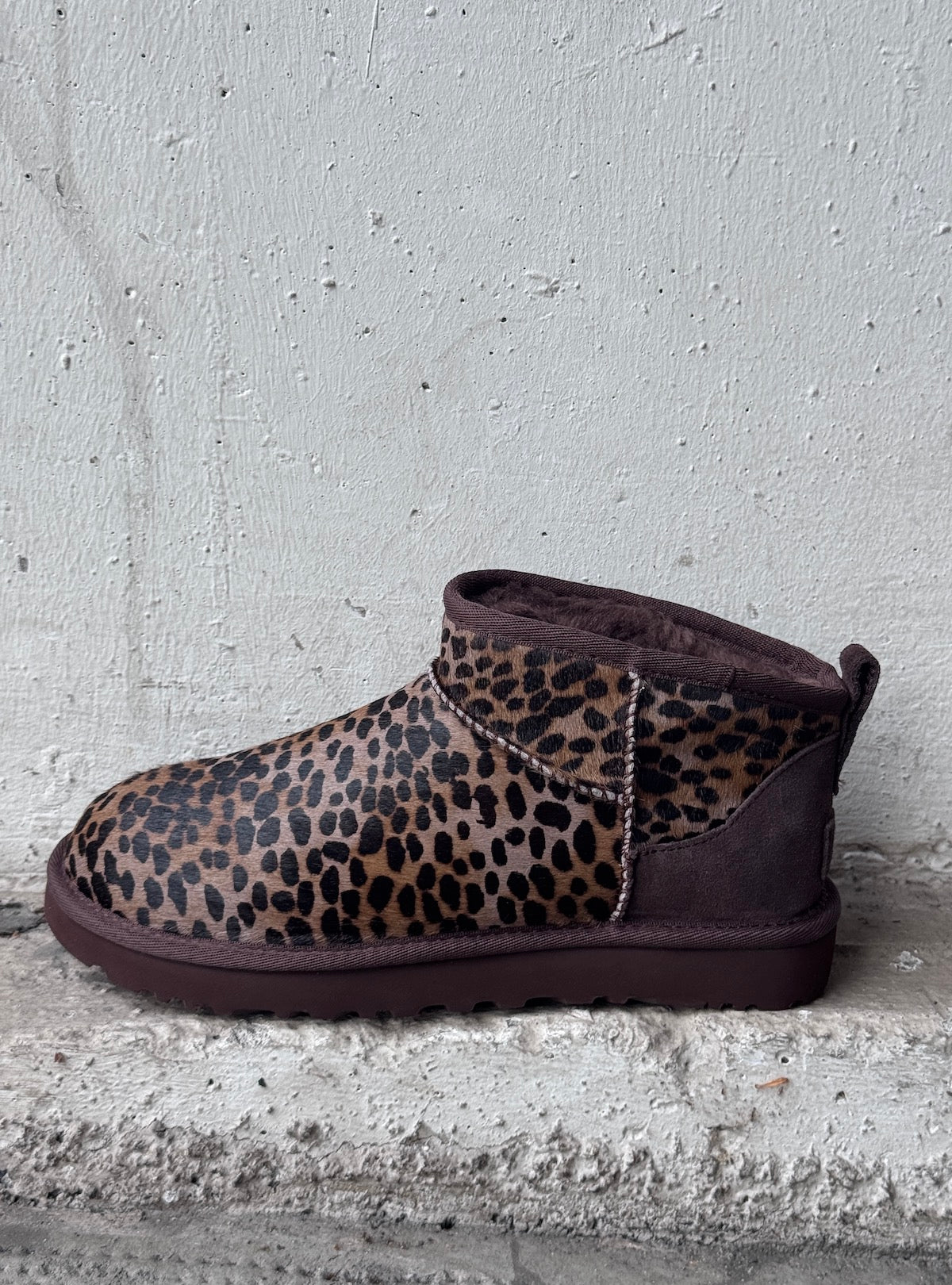 UGG CLASSIC ULTRAMINI Leo