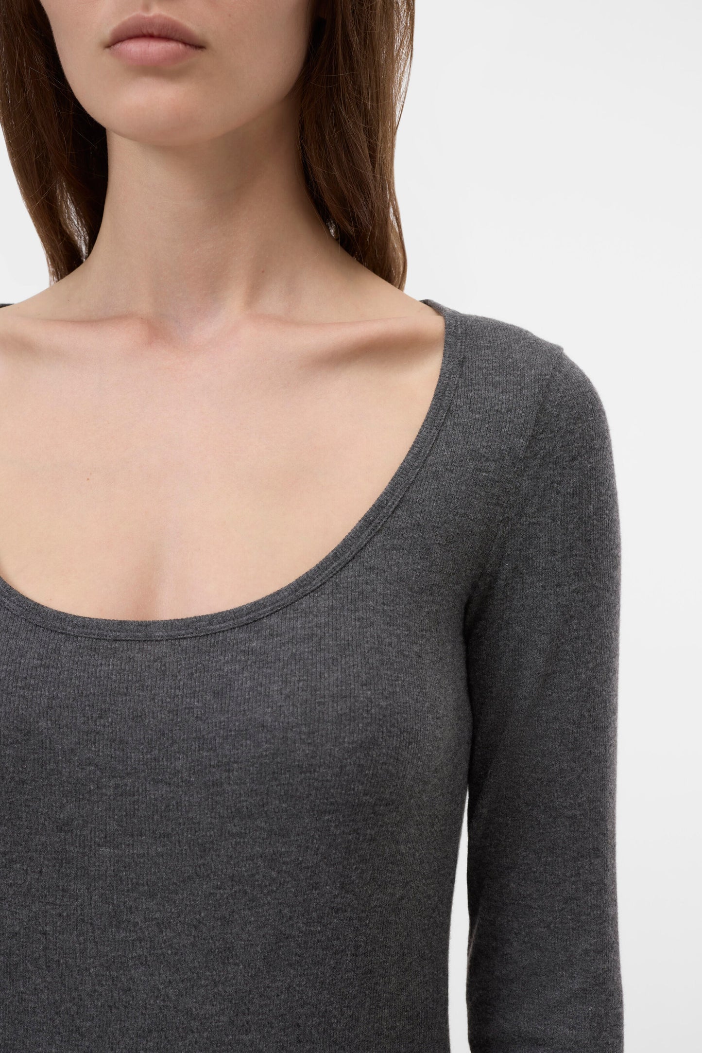 CLOSED LOngsleeve RIPPED