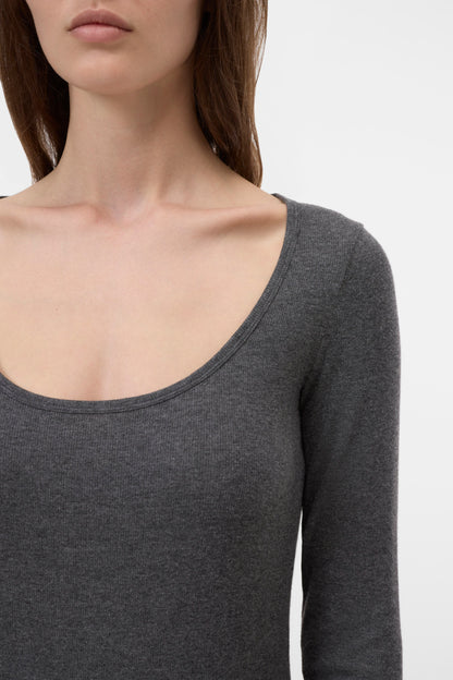 CLOSED LOngsleeve RIPPED