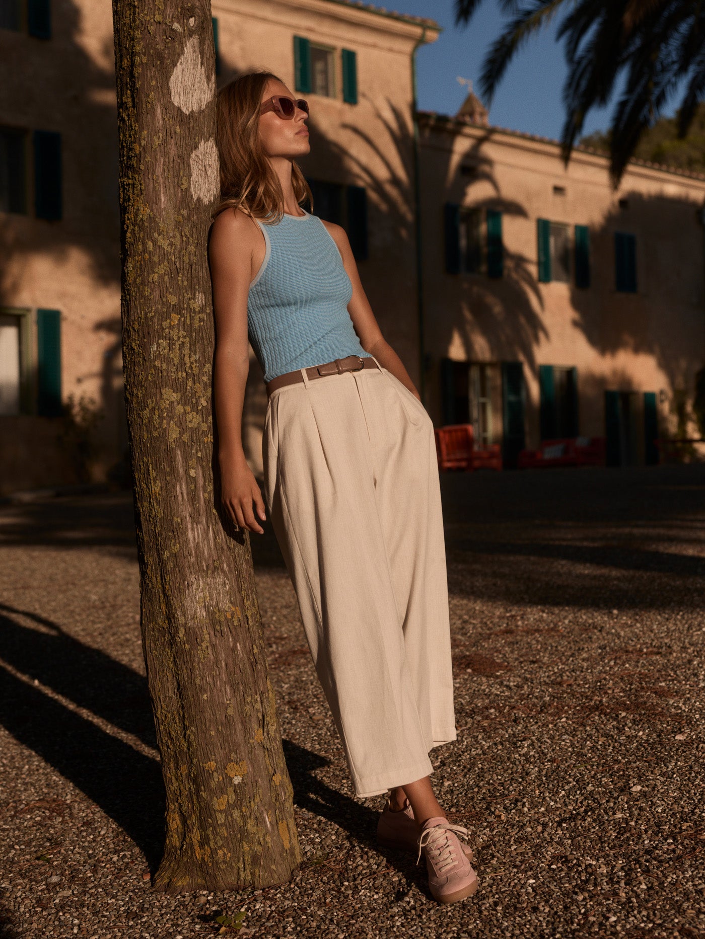 Ellison crop white leg