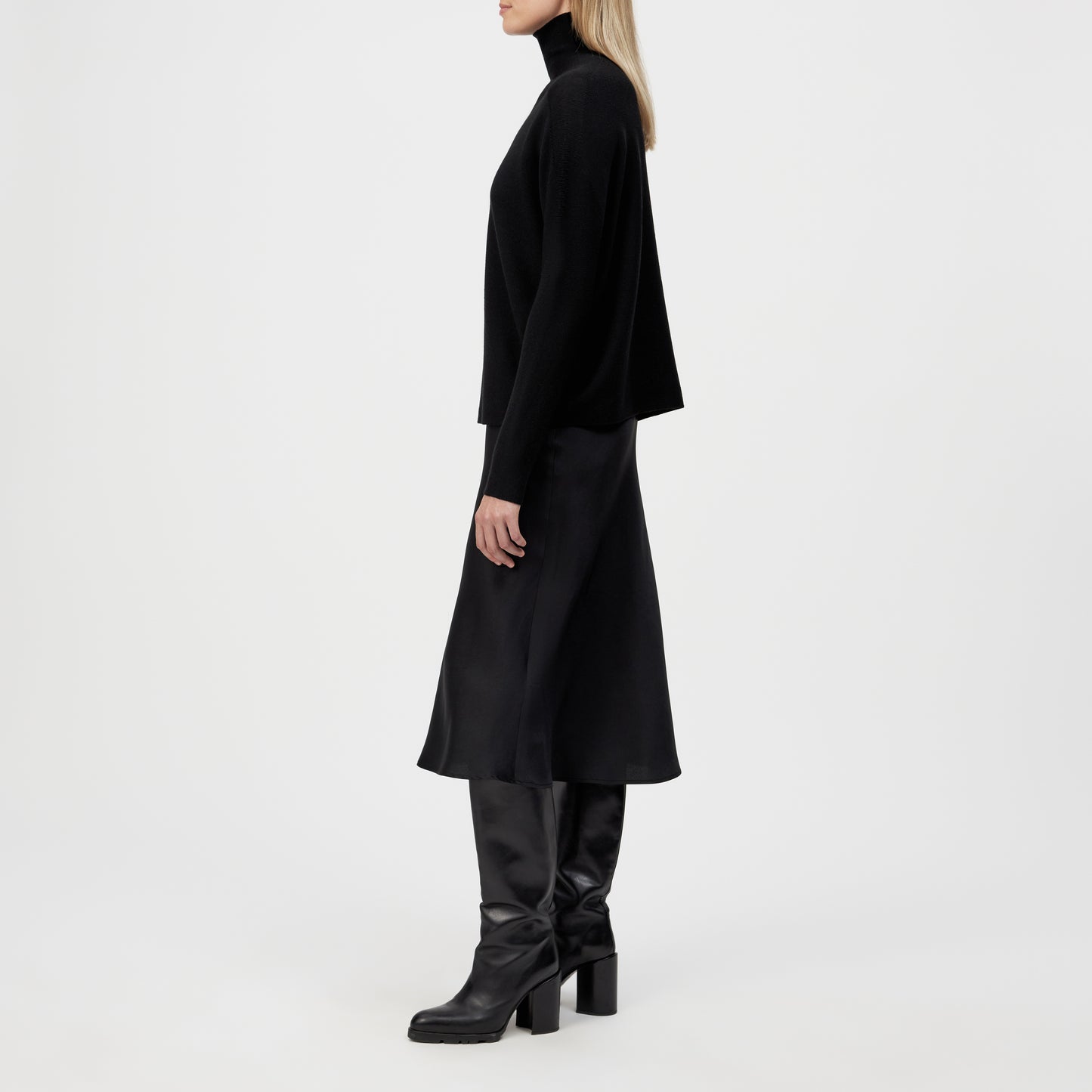 Egg-Shape Pullover LIORA aus Merinowolle