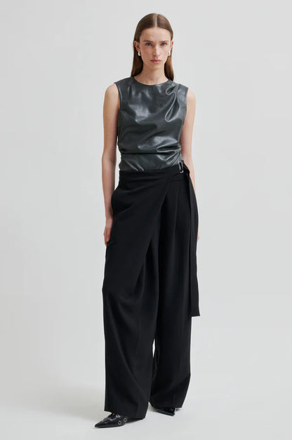 SECOND FEMALE Top SEERIE