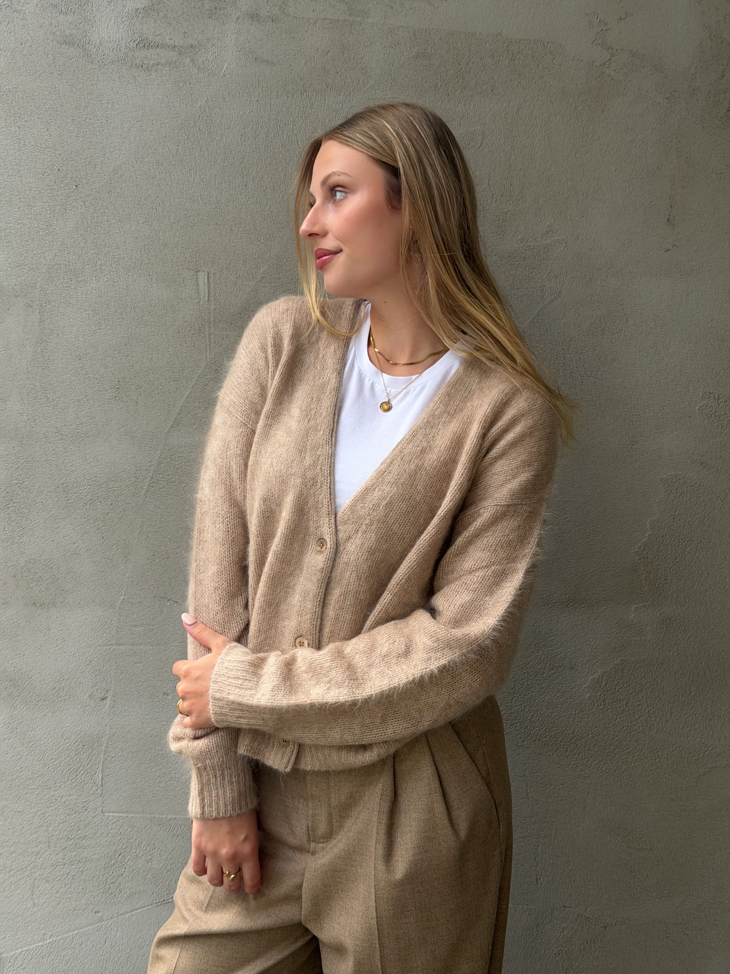 Cardigan V-Neck MINK finish