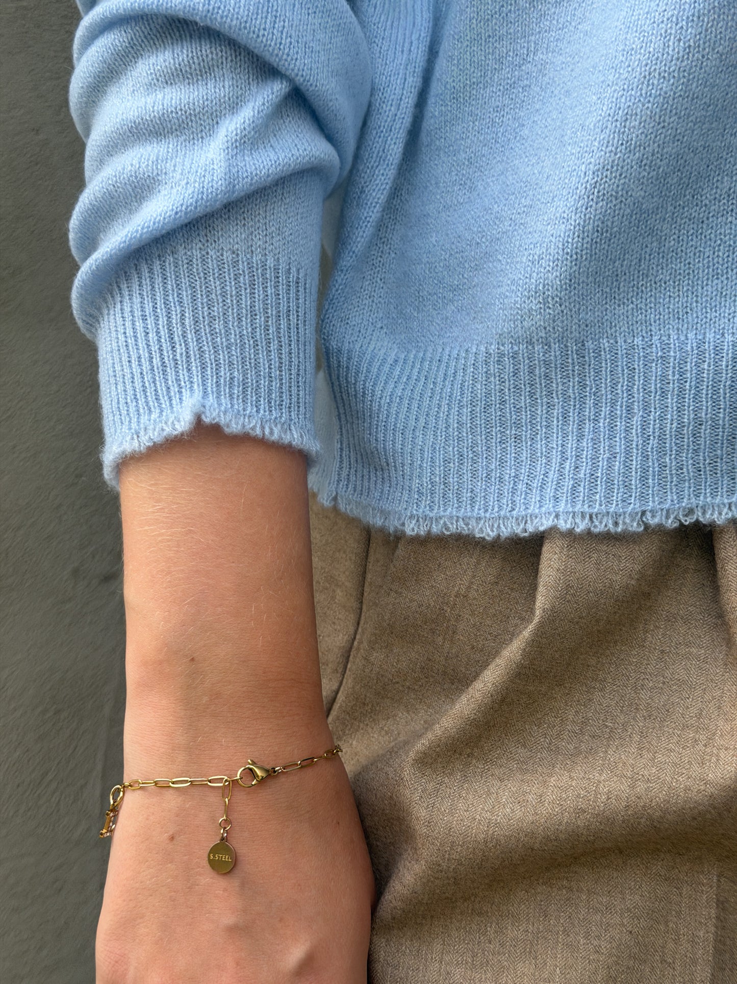 Distressed Role Collar
