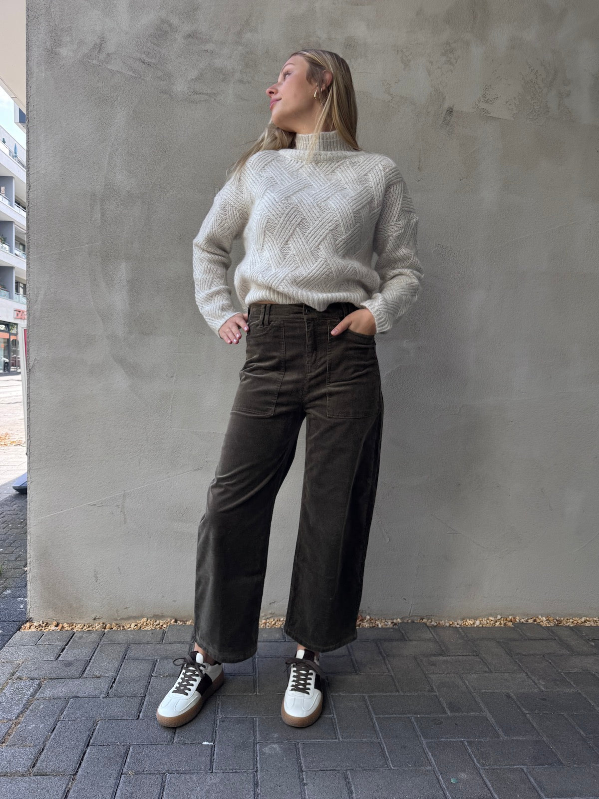 DERIVE – Cropped Cordhose mit O-Shape Leg