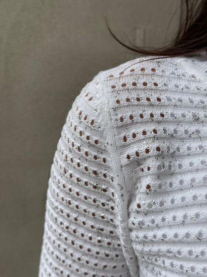 Strickshirt mit Perforierungen und Silberfärbung