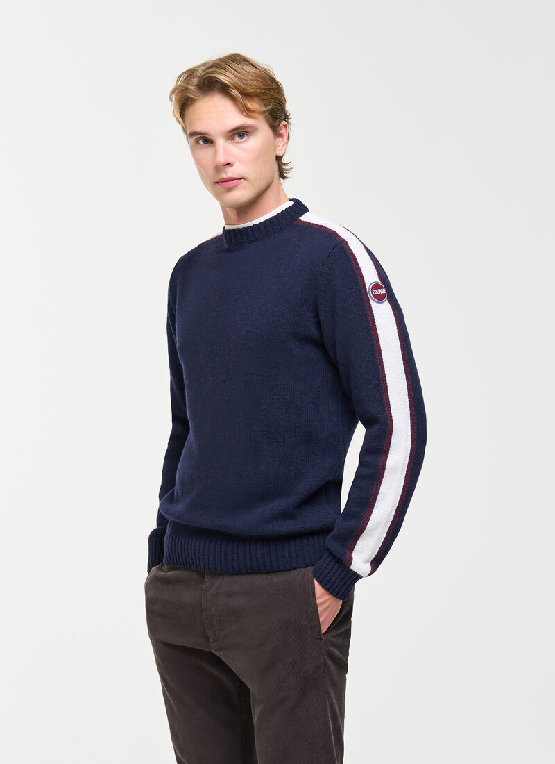 Pullover heritage style crew neck