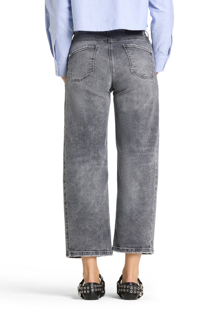 Oria Jeans – O-Shape Cropped