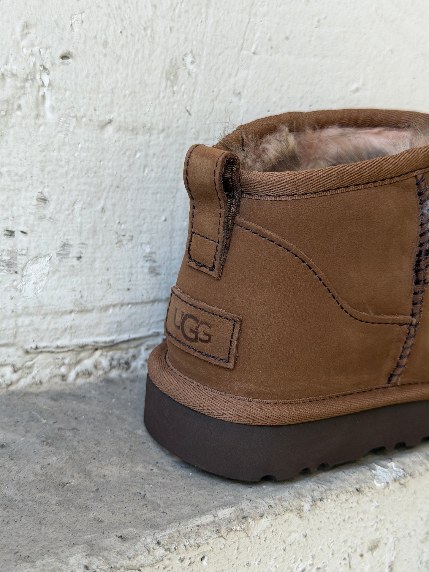 CLASSIC ULTRA MINI Boot Nubuck