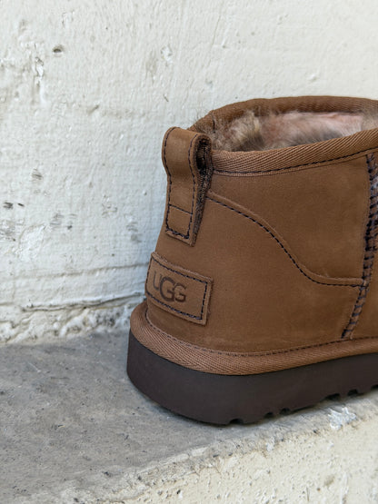 CLASSIC ULTRA MINI Boot Nubuck