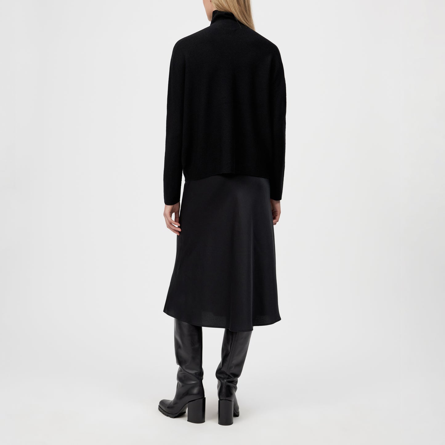 Egg-Shape Pullover LIORA aus Merinowolle