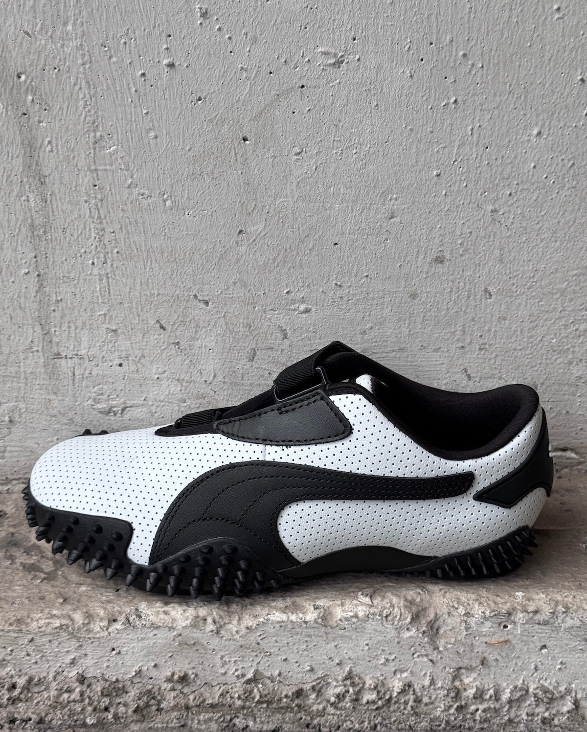 PUMA Sneaker MOSTRO PERF White-Black