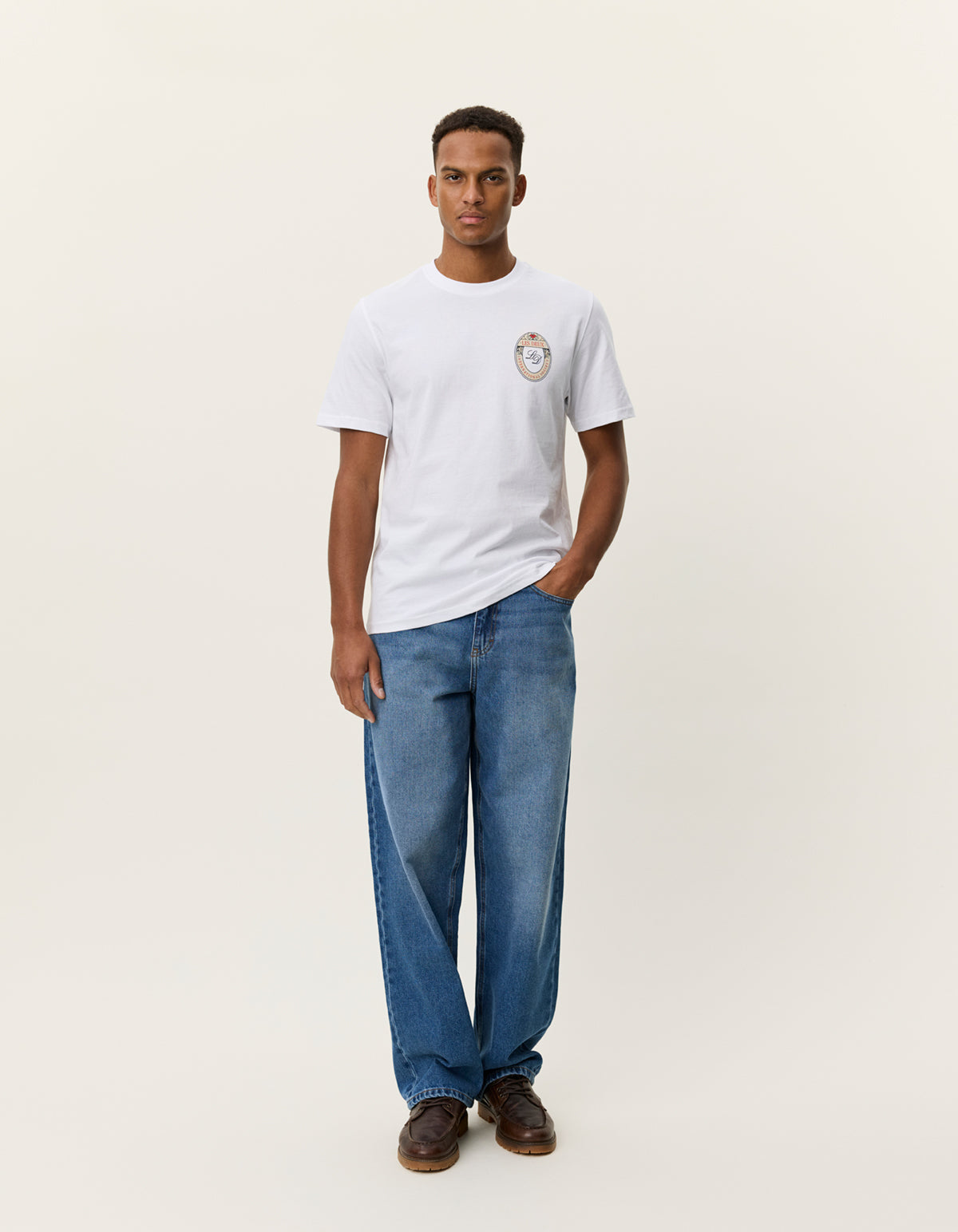 LES DEUX Brady Emblem T-Shirt